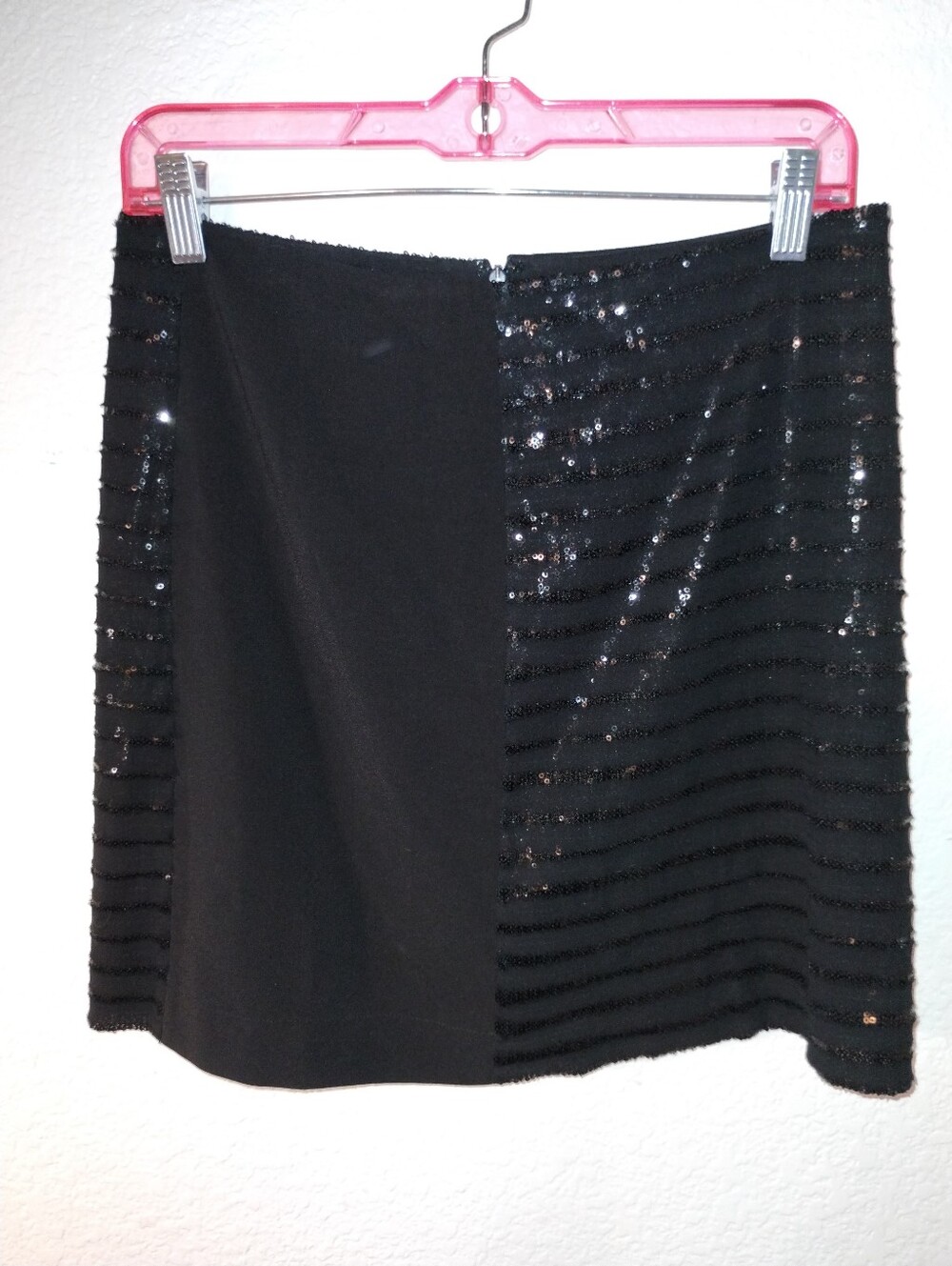 DKNY Skirt Black Sequin Detailing sz 4 Fully Lined